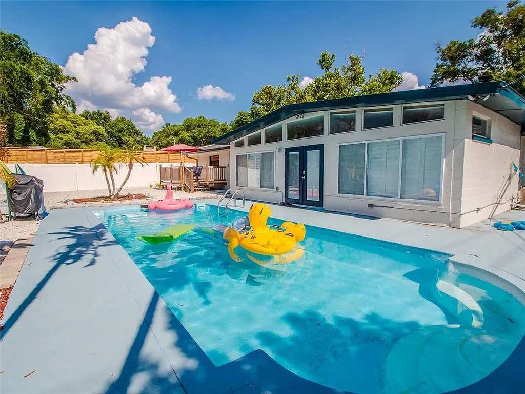 2 bed, 1.0 bath, 620 sqft, $2,100 — Photo 4