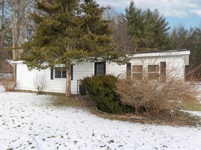 1156 N Nine Mile Rd, Sanford, MI, 48657