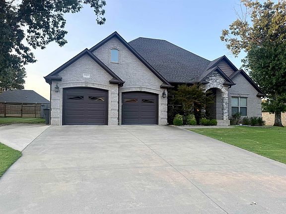 2nd image of 1807 Austin Ln