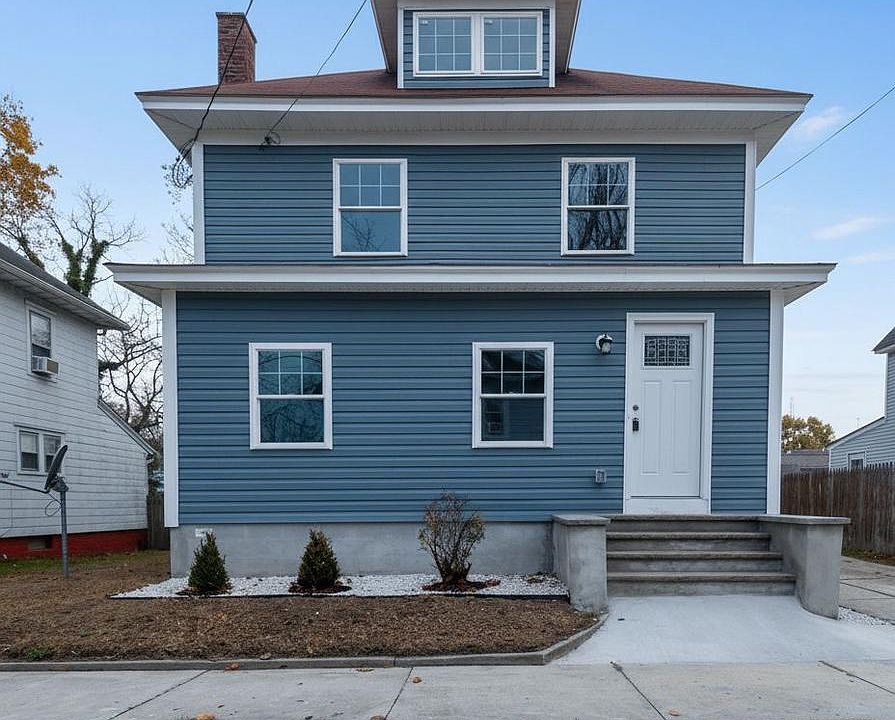 1st image of 306 4th St