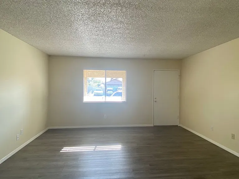 12553 Pascal Ave — Photo 10