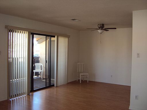 4th image of 5915 McKinney Dr NE