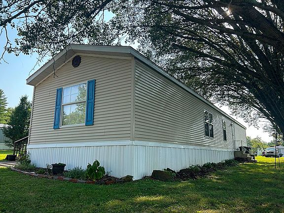 2nd image of 333 Lark Ln