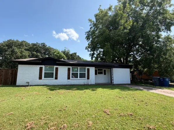6836 Western Hills Dr, Dallas, TX 75217