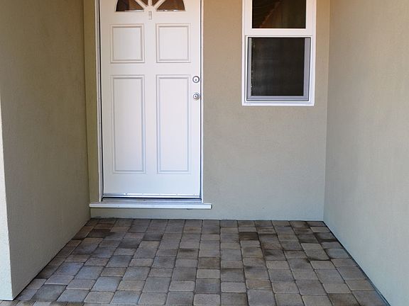 3rd image of 1058 Marigold Ct