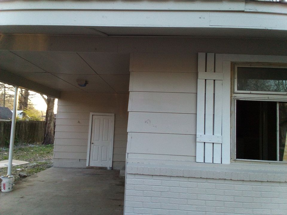 1st image of 203 Fisher St
