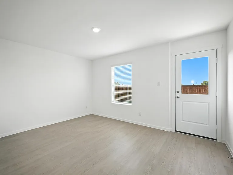 12120 Morgan St — Photo 9