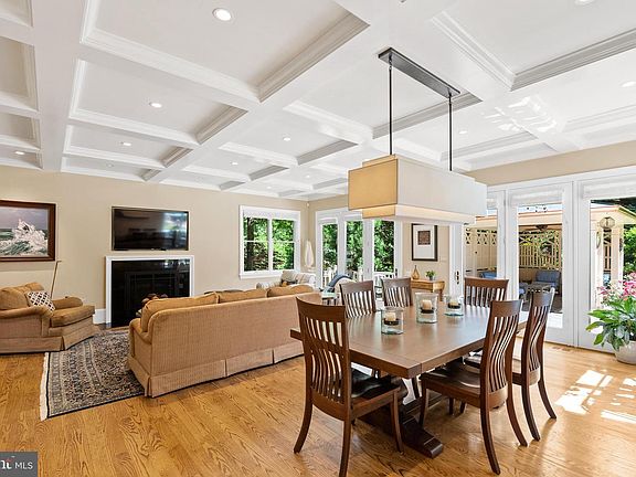 5th image of 6707 Lupine Ln