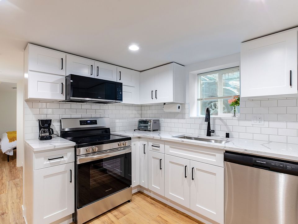 1st image of 12053 Hiram Pl NE #B