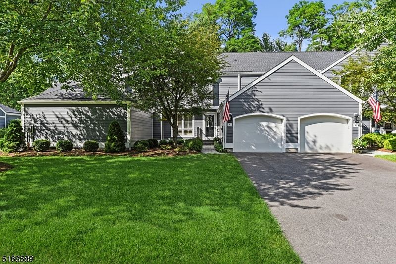 1st image of 6 Sherwood Dr