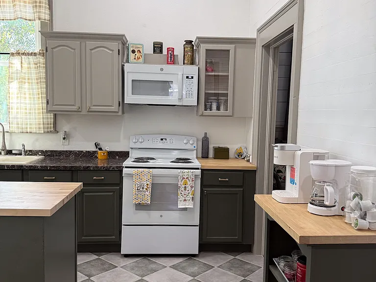 1500 Fleming Dr — Photo 18