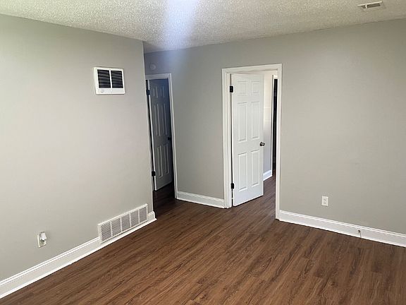 5th image of 1059 Eyers Rd