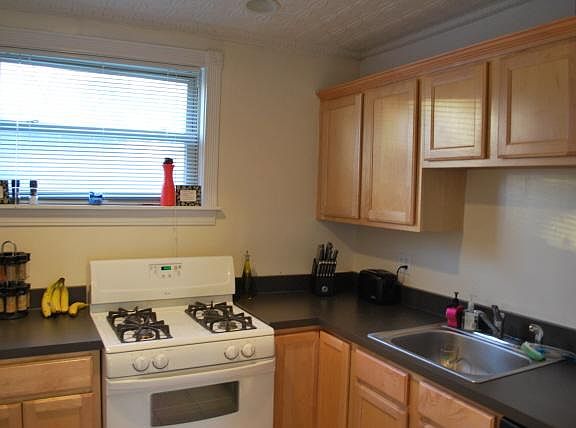 4th image of 2844 Erie Ave #1