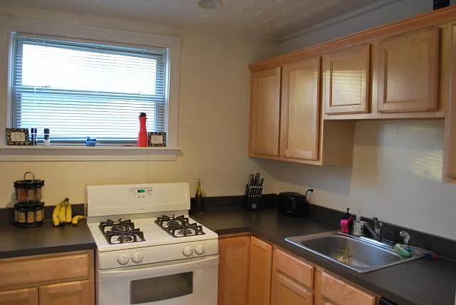 2844 Erie Ave #1 — Photo 4