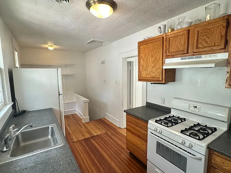 527 Maryland Ave — Photo 8