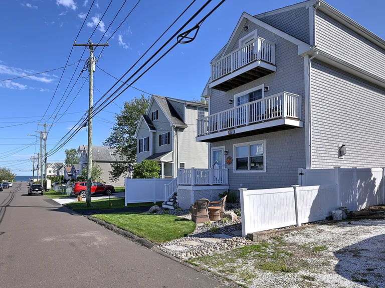 32 Grant St — Photo 6