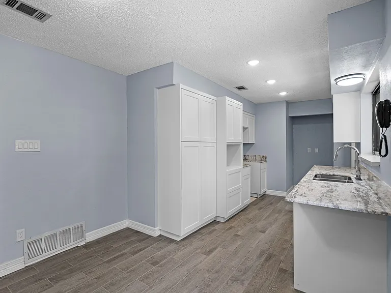1801 Ridgecrest Dr — Photo 6