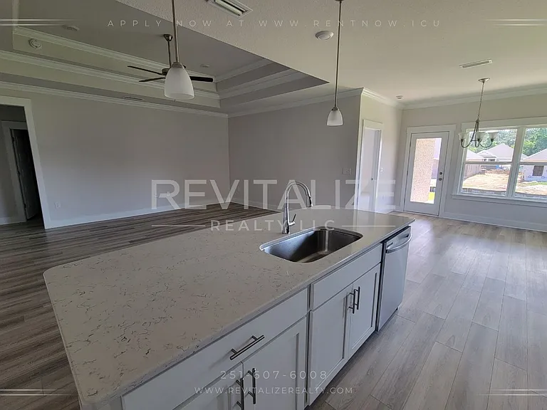 1730 Grouse St — Photo 39