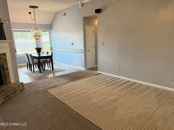 5th image of 6253 Ravenwood Park N