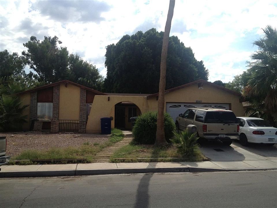 2nd image of 1651 S Naples Ave