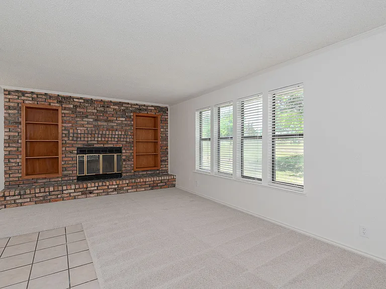 1905 Shady Ln — Photo 15