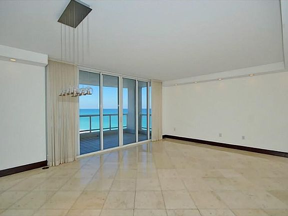 4th image of 4201 Collins Ave APT 1202