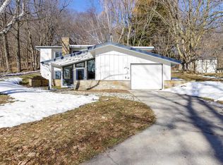 413-415 Leelanau Ave, Frankfort, MI 49635