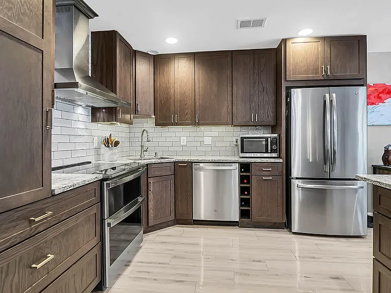 1002 Poplar Grove Pl — Photo 9