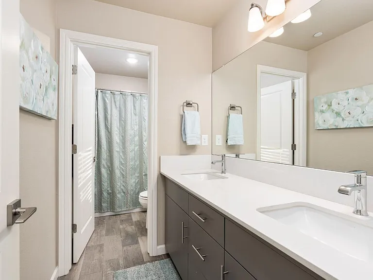 731 N Burgan Ave — Photo 18