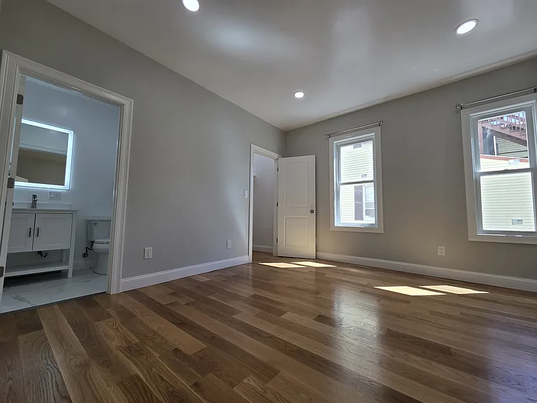 56-2 Pinckney St — Photo 3