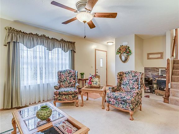 5th image of 3325 Longwood Dr