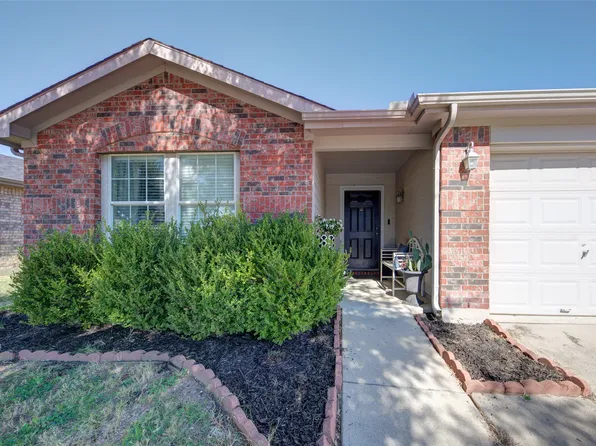 8817 King Ranch Dr, Aubrey, TX 76227