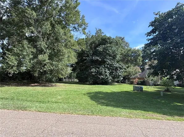 52 Chinawood Dr, Abita Springs, LA 70420