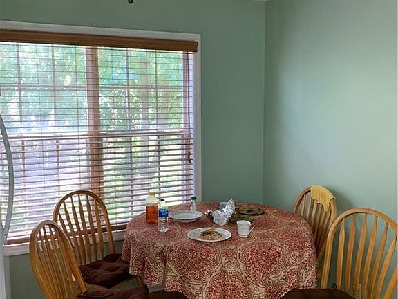 4th image of 270 Oak Vista Ct