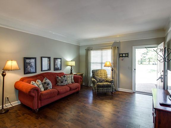 5th image of 1223 Carriage Park Dr