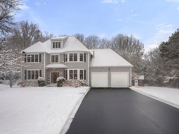 2nd image of 8 Jillian Drive