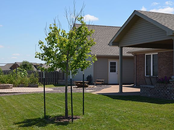 4th image of 734 W Conwell Dr