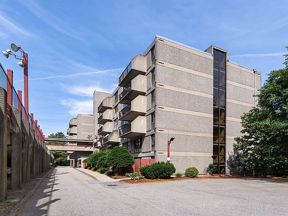3rd image of 55 Tall Oaks Dr Unit L3