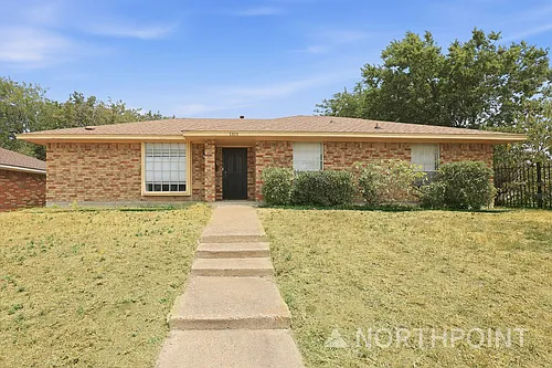 1315 Drury Dr Photo 1