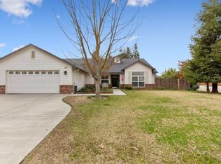 287 S Maple Dr, Reedley, CA 93654