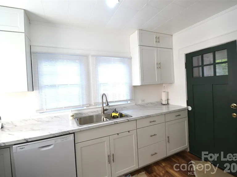 800 Arbor St NE — Photo 11