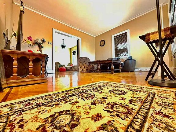 4th image of 132-31 82nd St