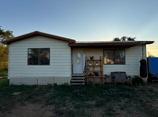 610 E 10th St, Hale Center, TX 79041