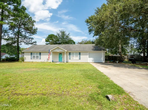 77 Pelican Cir, Beaufort, SC 29906