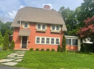 37 Hillside Ave #37, Bedford, MA 01730