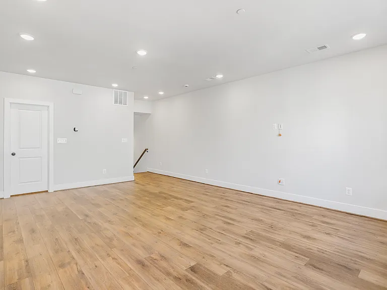 133 Warburton St — Photo 14
