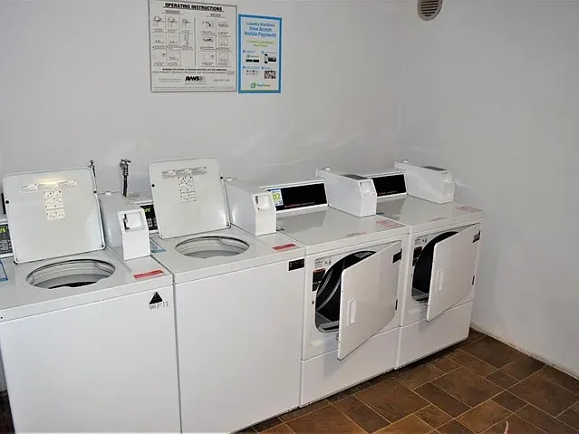 Sundance Garden Apartments — Photo 2