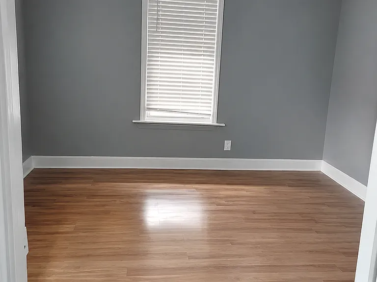 28 Hickory St — Photo 5