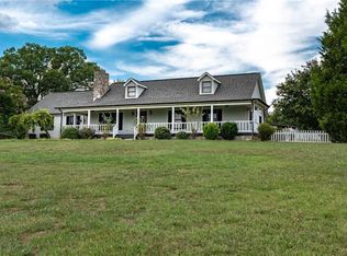 6012 Mountain Grove Rd, Hickory, NC 28602