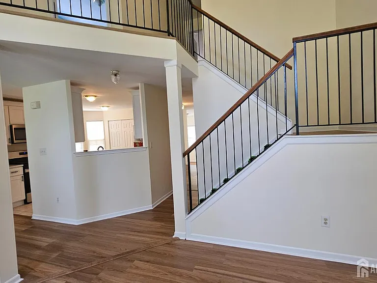 405 Cobblestone Ct — Photo 14